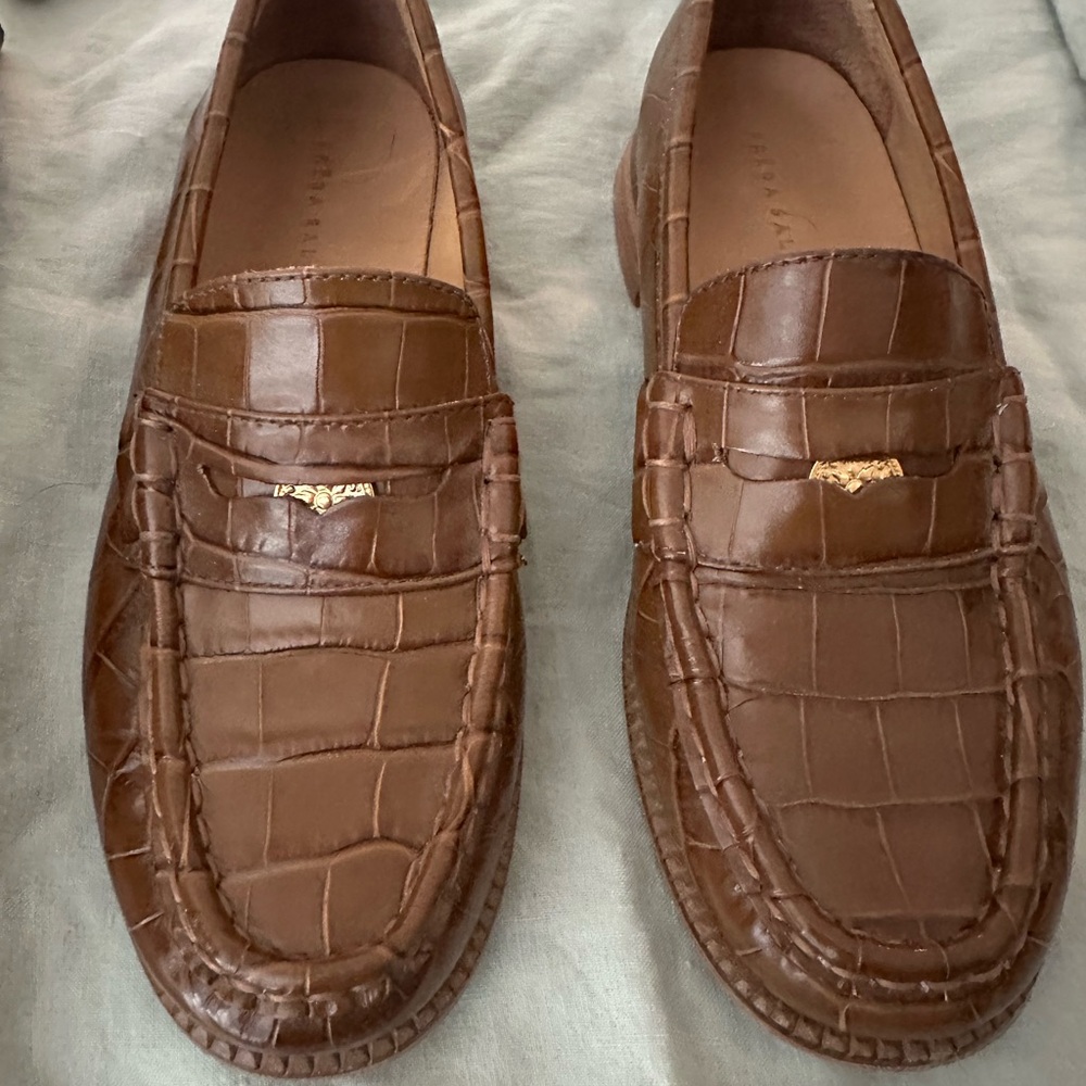 Freda Salvador Elba Loafers- Hickory Embossed Croc w/ Hardware EUC Size9